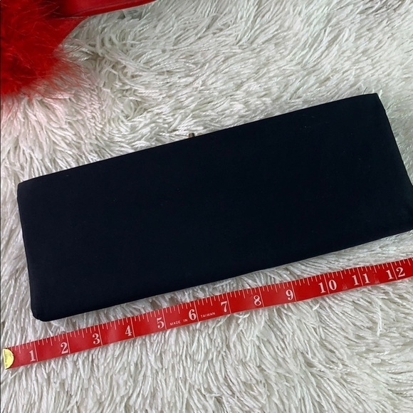 Harry Levine Handbags - Vintage Harry Levine Formal Bow Clutch